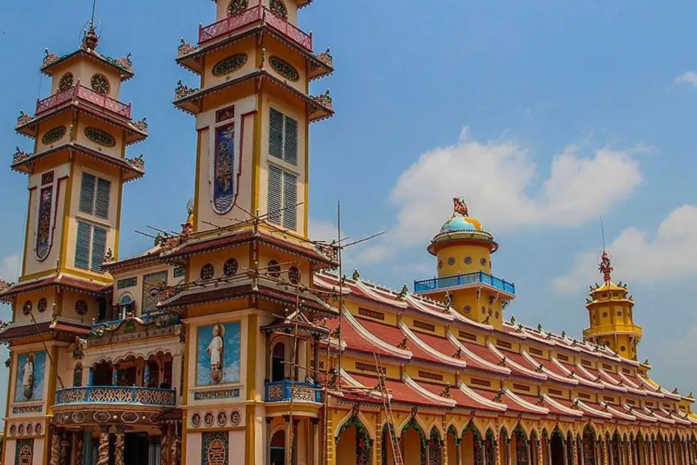 FULL-DAY CAO DAI TEMPLE AND BLACK LADY MOUNTAIN from HO CHI MINH CITY